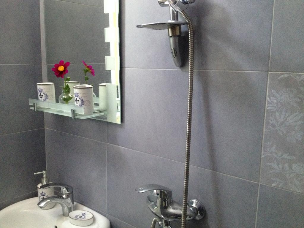 Alaroid'S Gt Apartment Tbilisi ภายนอก รูปภาพ